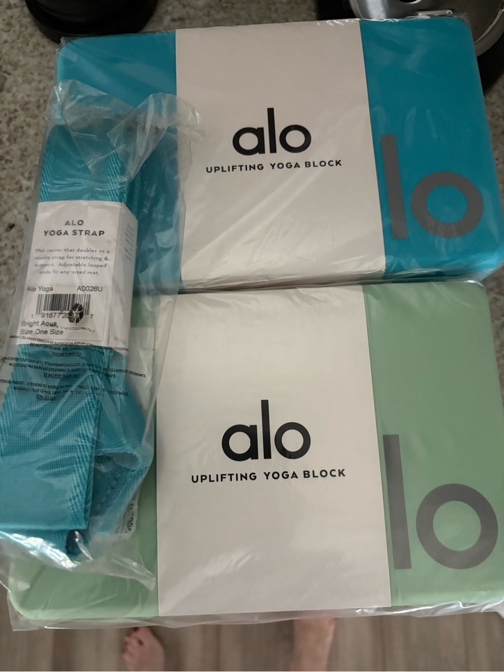 ALO Yoga Block & Strap Set - Bright Aqua & Mint